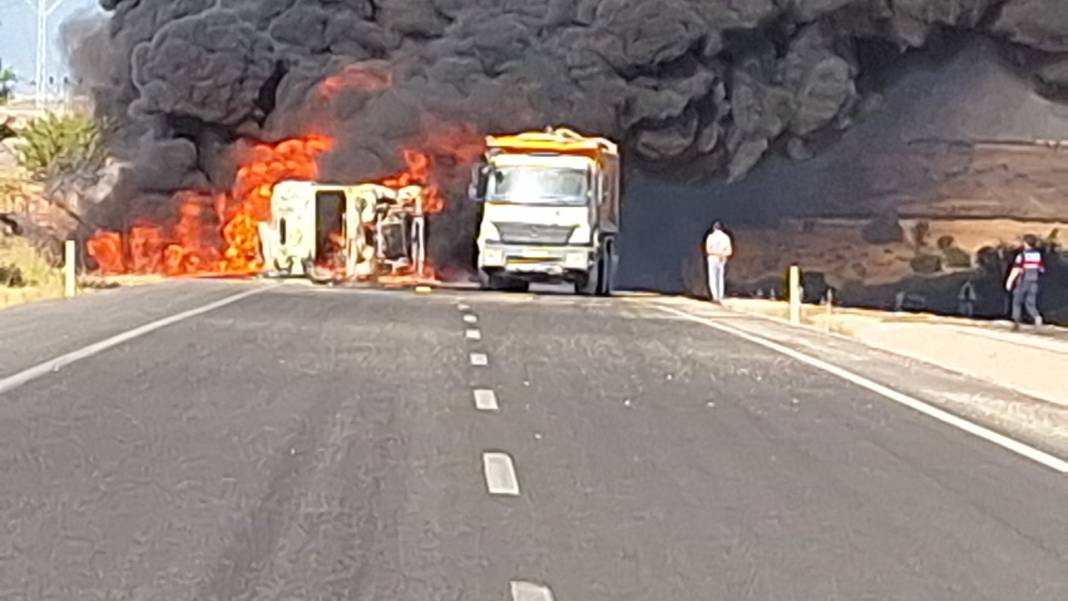 Adıyaman'da, devrilen tanker alev alev yandı 7